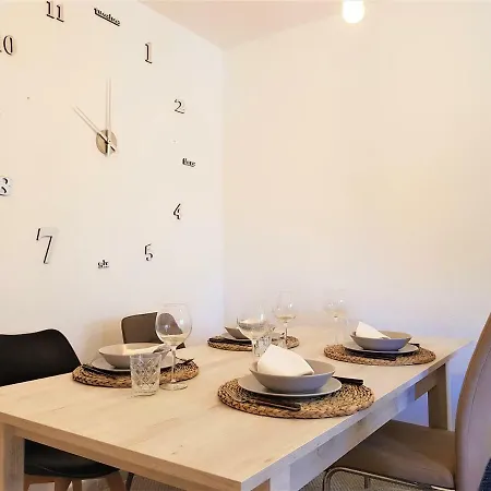 Apartment Con Piscina En Nova *